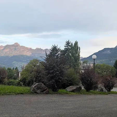 Reveil Face Aux Aravis Proche Centre, Et Thermes *